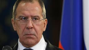 Le ministre russe des Affaires étrangères, Sergueï Lavrov, a appelé vendredi matin le gouvernement syrien à mettre ses actes en conformité avec ses paroles sur la tenue de discussions avec l'opposition, après un entretien avec son homologue égyptien Moham