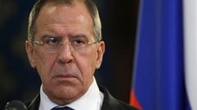 Le ministre russe des Affaires étrangères, Sergueï Lavrov, a appelé vendredi matin le gouvernement syrien à mettre ses actes en conformité avec ses paroles sur la tenue de discussions avec l'opposition, après un entretien avec son homologue égyptien Moham