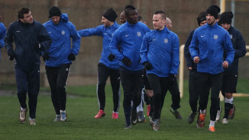 Les joueurs de Granville à l'entraînement sous la pluie