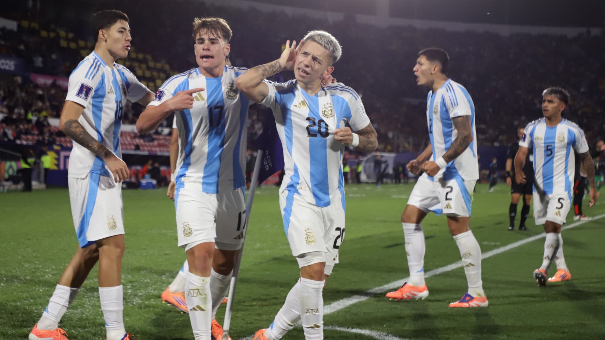 ILS CHAMBRENT COMME LES GRANDS: LE CHANT MOQUEUR DES U20 ARGENTINS APRÈS LEUR VICTOIRE CONTRE LA COLOMBIE