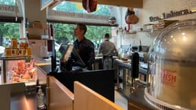 À Strasbourg, face à la hausse du tarif des parkings, un restaurateur a décidé de payer une partie du stationnement.