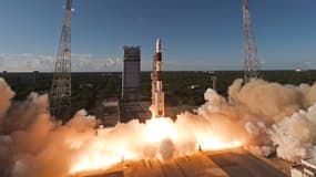 La fusée PSLV-C59 qui transporte deux satellites de l'Agence spatiale européenne qui doivent étudier la couronne solaire, le 5 décembre 2024.