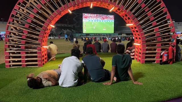 Coupe du monde 2022: Dans la fan zone pour les travailleurs migrants de Doha