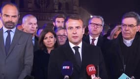 "Cette cathédrale, nous la rebâtirons." La promesse d'Emmanuel Macron devant Notre-Dame en flammes