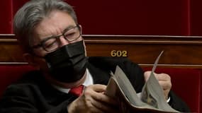 Le chef de file des Insoumis Jean-Luc Mélenchon à l'Assemblée nationale à Paris le 7 décembre 2021