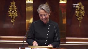 "Pourquoi avez-vous si peur du débat?": Élisabeth Borne provoque les rires des députés en annonçant son 9ème 49.3