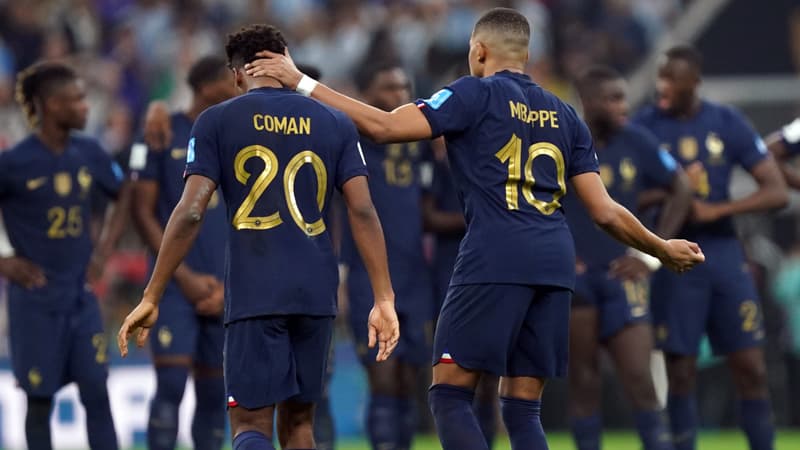 Kylian Mbappé et Kingsley Coman lors de la séance des tirs au but de France-Argentine, finale de la Coupe du monde 2022