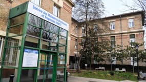 L'hôpital Bichat à Paris, où sont soignés deux des premiers cas de coronavirus détectés en France