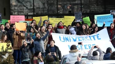 Manifestation de protestation des unisversitaires et des étudiants contre les limogeages d'après la tentative de coup d'Etat, le 13 février 2017 à Ankara