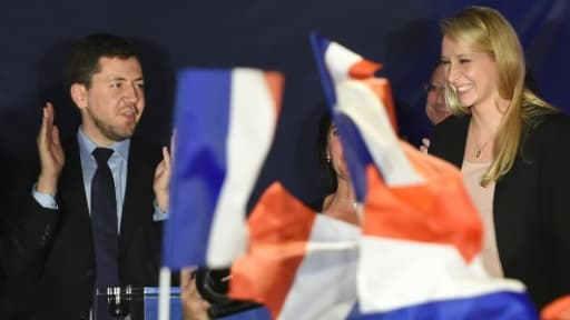 Marion Maréchal Le Pen parmi ses partisans au Pontet le 6 décembre 2015