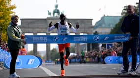 Eliud Kipchoge recordman du marathon. 