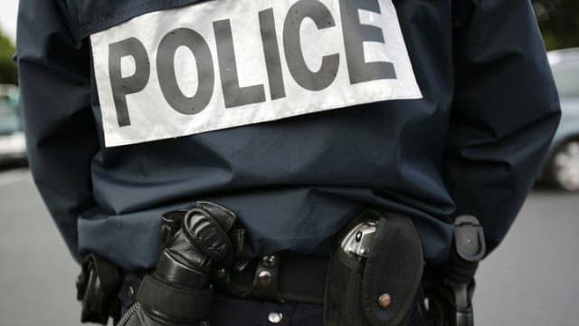 Un conseiller municipal (Les Républicains) de 73 ans a été retrouvé tué mardi matin à son domicile "en grand désordre" à Créteil (Val-de-Marne) - Mardi 12 janvier 2016