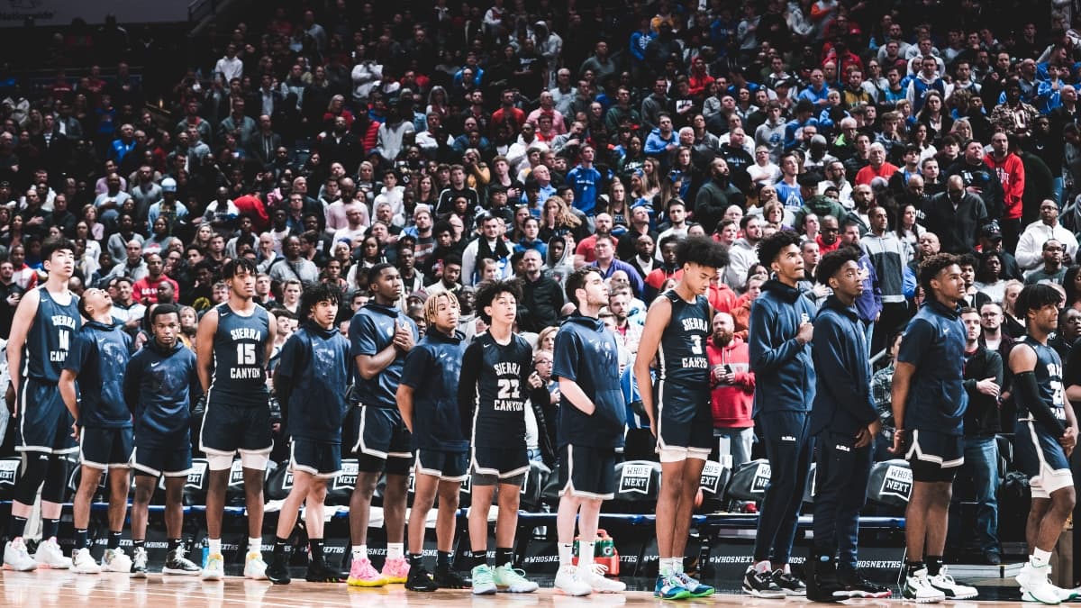 Avec les fils de LeBron James et Dwyane Wade (deuxième et troisième en partant de la droite), l'équipe du lycée de Sierra Canyon a joué devant des foules impressionnantes cette saison
