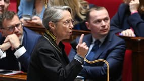 Elisabeth Borne s'exprime lors d'une séance de questions au gouvernement à l'Assemblée nationale à Paris, le 14 mars 2023.