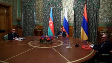 Les ministres des Affaires étrangères russe, arménien et azerbaïdjanais à Moscou le 9 octobre 2020