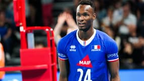 Moussé Gueye avec l'équipe de France de volley en mai 2022