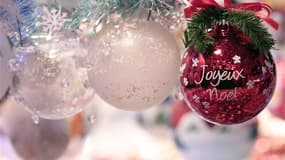 Strasbourg inaugure samedi son 442e marché de Noël. Quelque 300 chalets ont été installés sur onze sites qui proposent décorations traditionnelles, santons, artisanat mais aussi spécialités culinaires locales comme le vin d'Alsace et, cette année, pour la