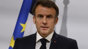 Le président français Emmanuel Macron s'adresse à ses compatriotes vivant en Chine, à Pékin le 5 avril 2023