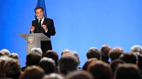 Nicolas Sarkozy, qui a réuni mercredi à l'Elysée les préfets, procureurs généraux, recteurs et inspecteurs d'académie pour leur présenter sa vision de la lutte contre les violences à l'école et contre l'absentéisme scolaire, a de nouveau promis d'être "in