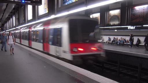 Le PDG de la RATP et le député UMP Gilles Carrez sont tous deux visés par une plainte pour favoritisme, dans le cadre de l'attribution d'un marché pour des rames de RER.