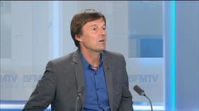 Conférence climat: Pour Hulot, Hollande "consacre" du temps "pour faire coïncider les points de vue"