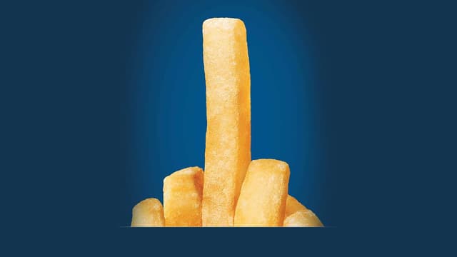 Ce visuel que de nombreux internautes se sont appropriés comme symbole de solidarité est en fait une publicité pour Burger King.