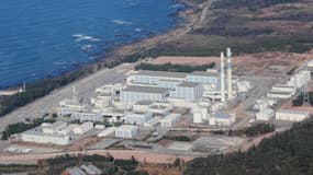 Cette photo aérienne fournie par Jiji Press montre la centrale nucléaire Hokuriku Electric Power Shika à Shika, dans la préfecture d'Ishikawa, le 2 janvier 2024