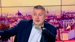 Incendies: "Ce n’est pas en multipliant les avions et pompiers qu’on va régler le problème"