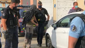 Le domicile de Damien Tarel a été perquisitionné mardi. Le jeune homme de 28 ans a été placé en garde à vue après avoir giflé le président de la République à Tain-l'Hermitage. 