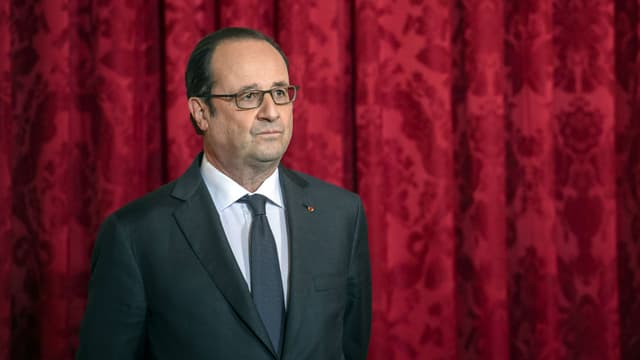 François Hollande à l'Élysée le 16 janvier 2017 lors d'une cérémonie de remise de la Légion d'honneur