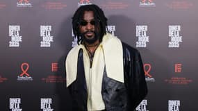 Le rappeur belgo-congolais Damso lors du 22ème Dîner de la Mode organisé par l'association Sidaction et la Fédération de la Haute Couture et de la Mode au profit de la lutte contre le sida en France, à Paris le 30 janvier 2025.