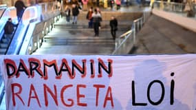 Banderole installée lors d'une manifestation contre la loi immigration à Rennes, le 20 décembre 2023