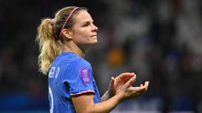 Eugénie Le Sommer avec l'équipe de France en octobre 2023.