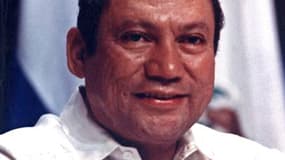 Une peine de dix ans de prison a été requise contre l'ancien dictateur du Panama Manuel Noriega, extradé vers la France en avril après 18 ans de prison aux Etats-Unis et jugé pour blanchiment d'argent de la drogue. /Photo d'archives/REUTERS/Alberto Lowe