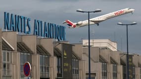 Le premier avion décolle de l'aéroport de Nantes Atlantique, le 8 juin 2020 à Bouguenais