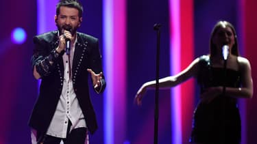 En raison des tatouages du chanteur albanais Eugent Bushpepa, sa performance a été censurée par le diffuseur chinois MangoTV