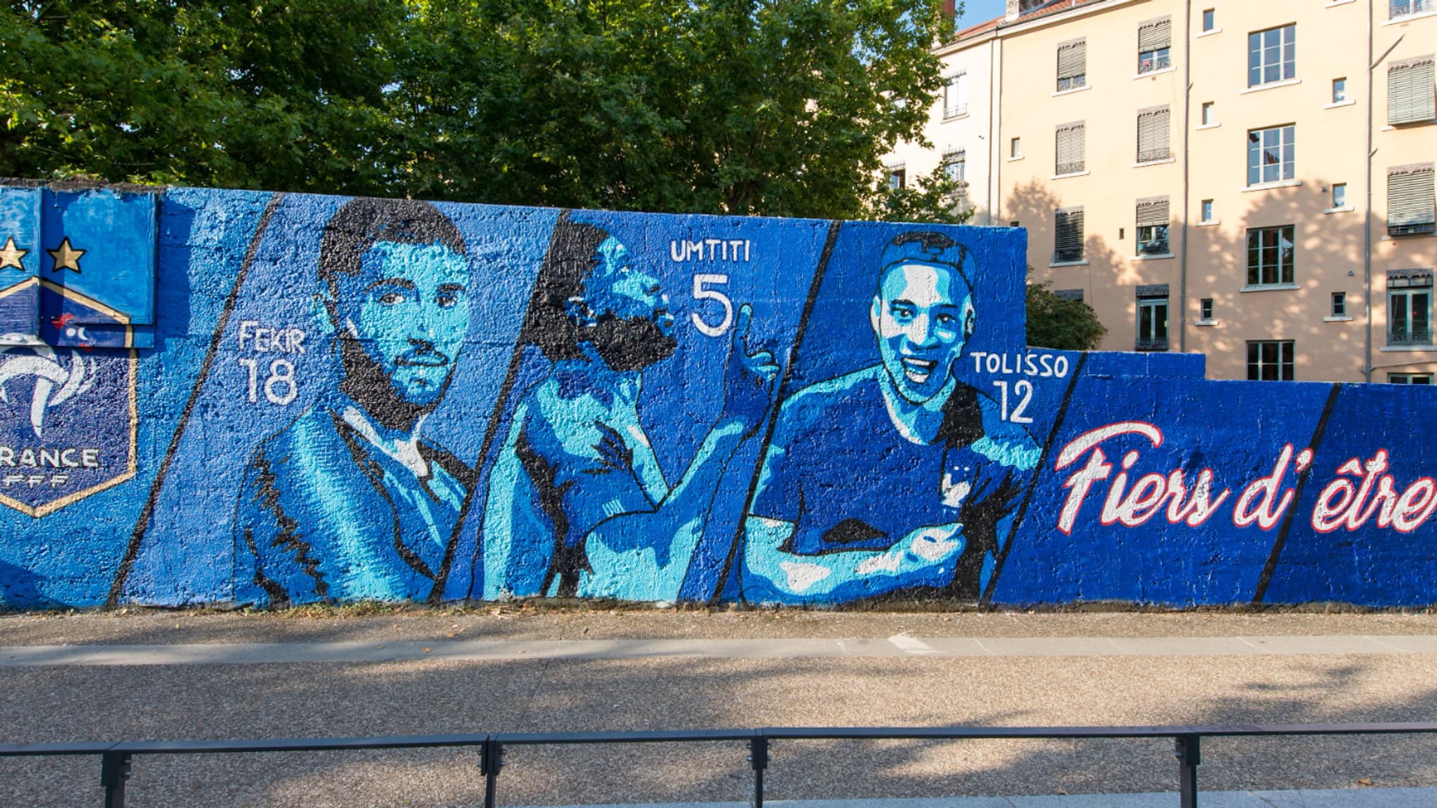 La fresque des Lyonnais à la Croix-Rousse, réalisée après le sacre des Bleus lors du Mondial 2018. La fresque des Lyonnais à la Croix-Rousse, réalisée après le sacre des Bleus lors du Mondial 2018.