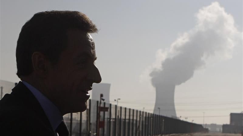Le Parti socialiste a saisi la Commission nationale des comptes de campagne et des financements politiques (CNCCFP) sur le coût des déplacements de Nicolas Sarkozy, qui relèvent selon lui d'une campagne électorale. Le PS prend pour exemple le déplacement