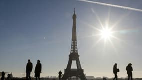 Fermée depuis le 30 octobre pour cause de reconfinement contre l'épidémie de Covid-19, la tour Eiffel a annoncé sa réouverture à compter du 16 décembre