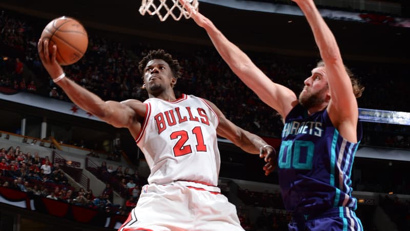 Jimmy Butler face à Spencer Hawes