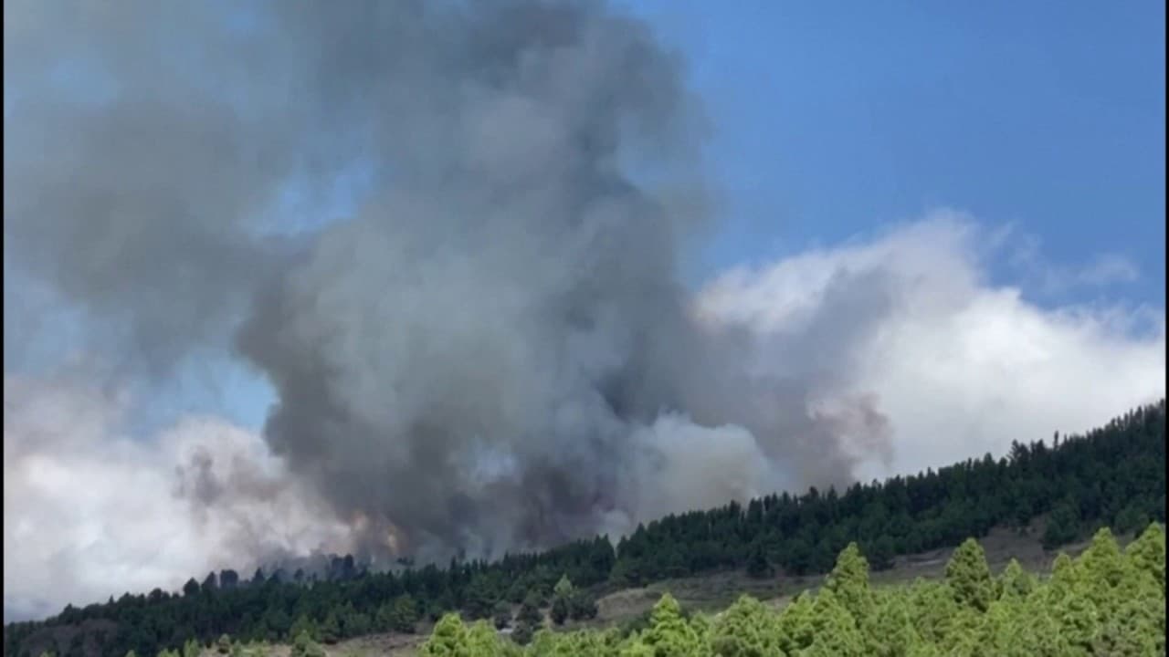 Espagne le volcan  Cumbre Vieja dans l archipel des 