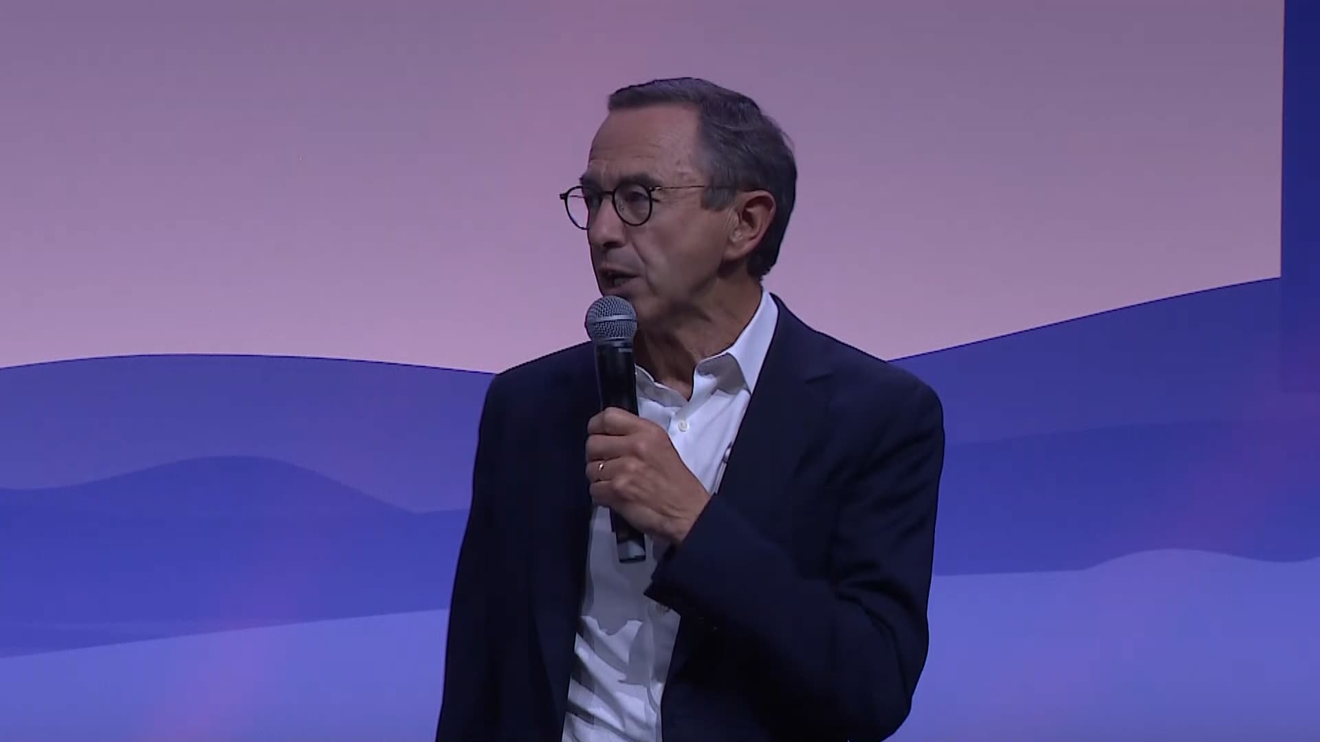 VOTE DE CONFIANCE: POUR BRUNO RETAILLEAU, "IL EST HORS DE QUESTION" QUE LA DROITE ACCEPTE LA NOMINATION D'UN PREMIER MINISTRE PS