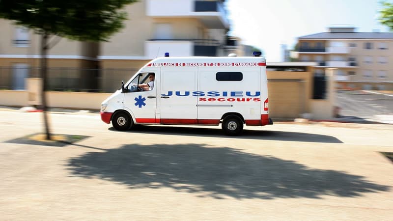 Une ambulance à Trappes le 1er juillet 2009 (photo d'illustration).