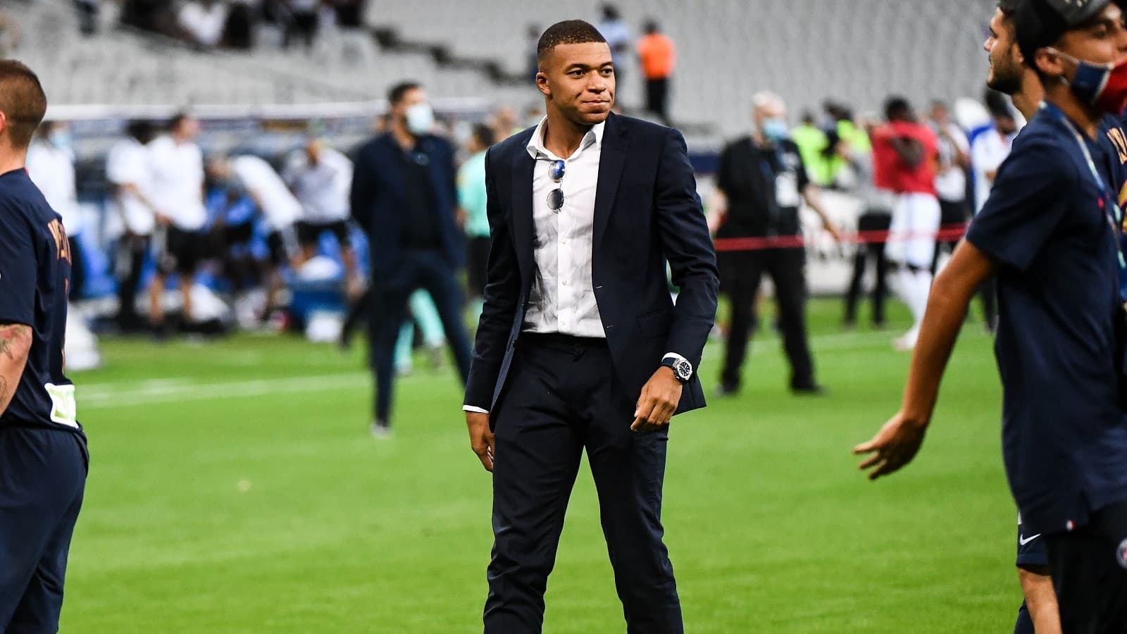 Kylian Mbappé en civil pour la finale du PSG Kylian Mbappé en civil pour la finale du PSG