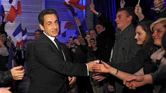 Une majorité de Français (54%) se disent certains de ne pas voter Nicolas Sarkozy au premier tour de l'élection présidentielle en France, selon un sondage TNS Sofres pour Canal+ qui prend le parti pris inverse des enquêtes classiques. Le candidat le moins