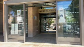 L'audience a finalement été reportée.