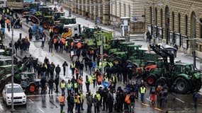 Des agriculteurs avec leurs tracteurs à Berlin lors d'une manifestation contre la politique agricole du gouvernement allemand (photo d'illustration).