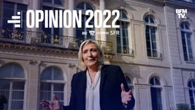 Marine Le Pen devant le palais de l'Élysée le 21 juin 2022 
