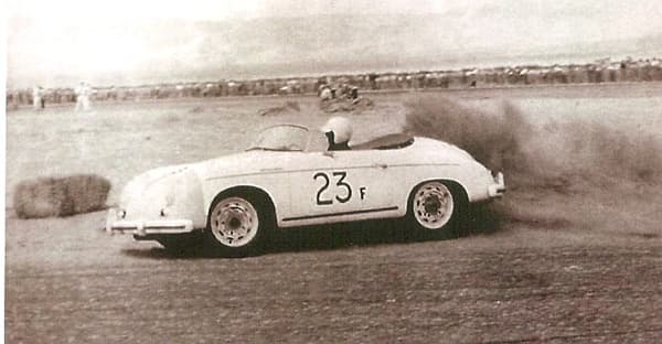 James Dean participe avec sa 335 Speedster aux Courses de Palm Springs en 1955.