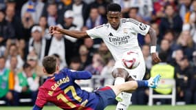 L'attaquant du Real Madrid face au Barcelonais Casado le 26 octobre 2024
